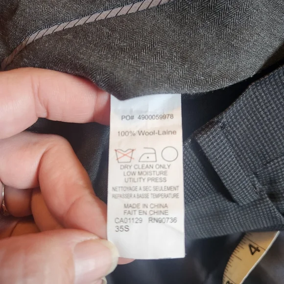 Dkny Men's Dark Gray Check Suit 100% Wool EUC - Picture 9 of 9